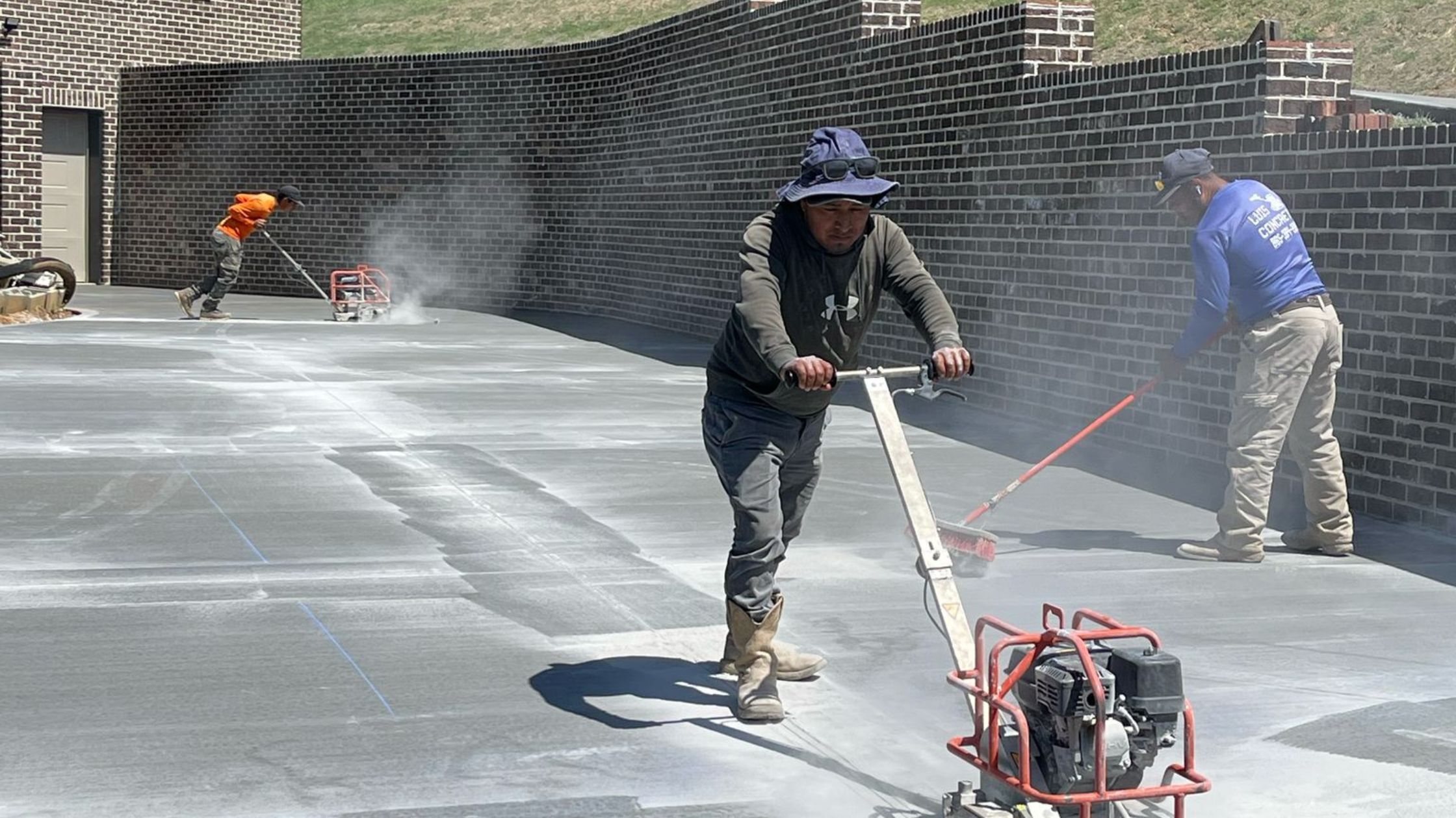 Read more about the article Top Benefits of Working with Decorative Concrete Contractors